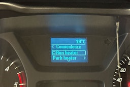 beige Ford Transit 2016 kuva 22.
