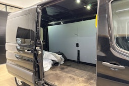 musta Ford Transit 2016 kuva 26.