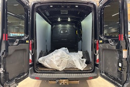 musta Ford Transit 2016 kuva 27.