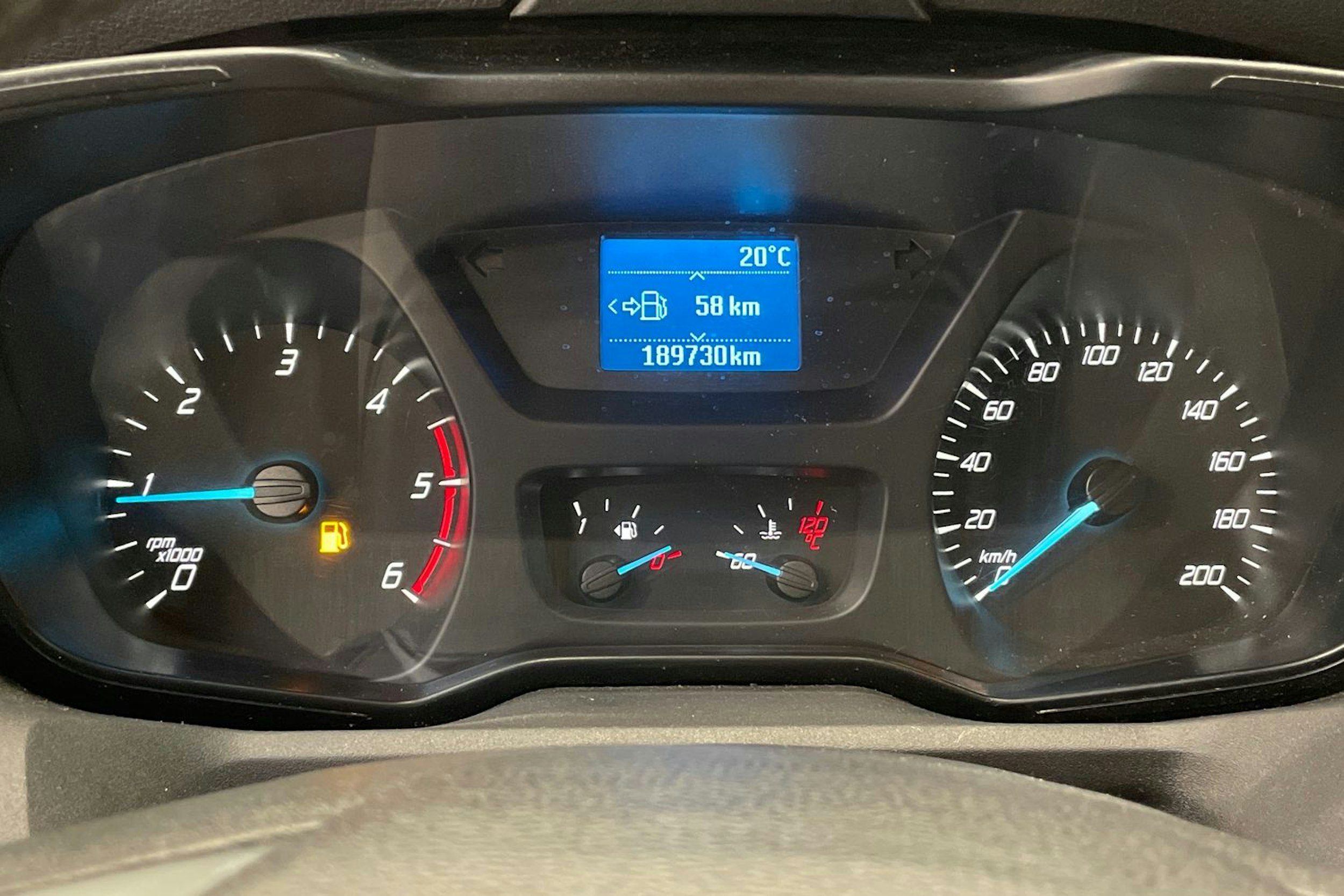 valkoinen Ford Transit 2016 kuva 17.