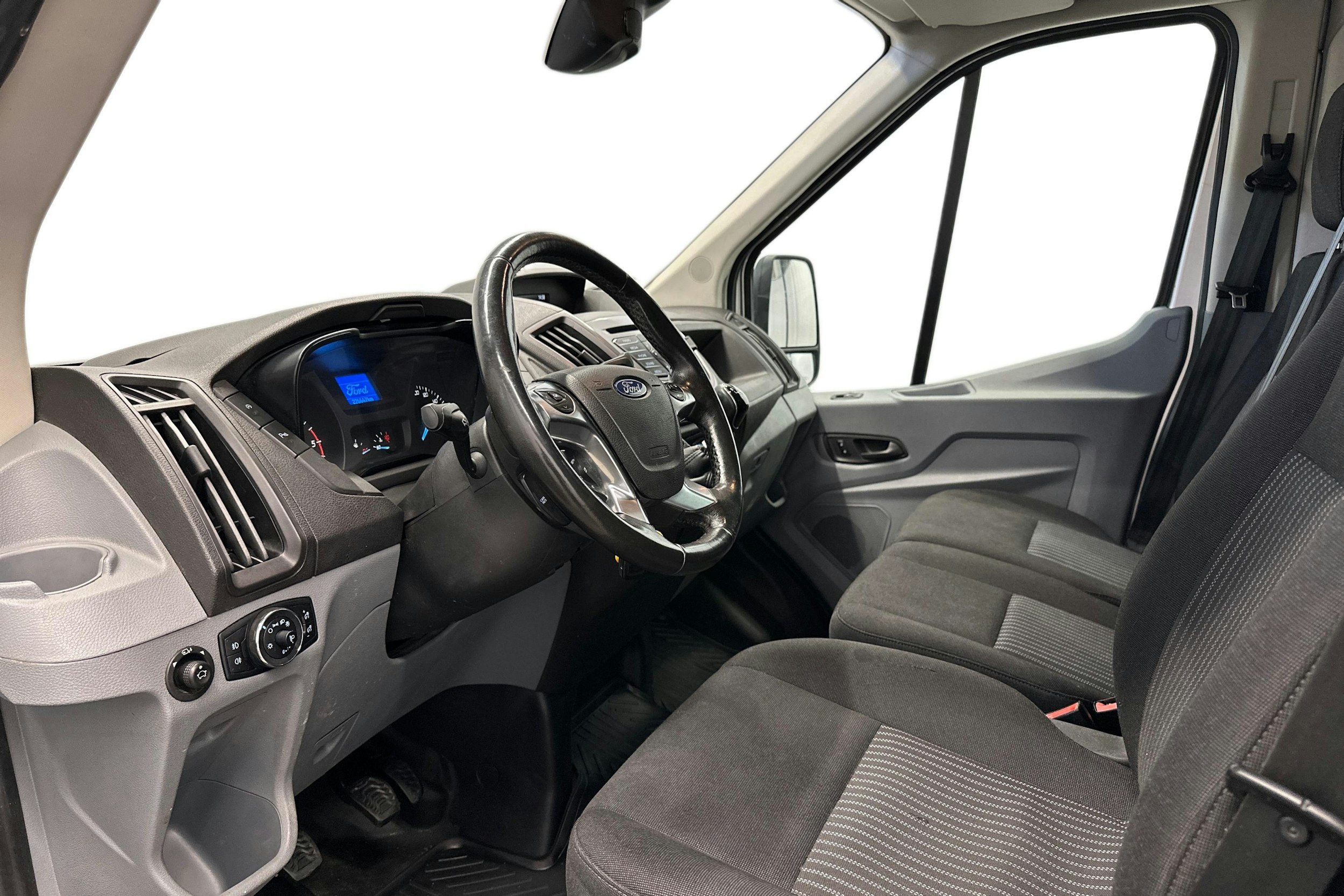 harmaa Ford Transit 2017 kuva 6.