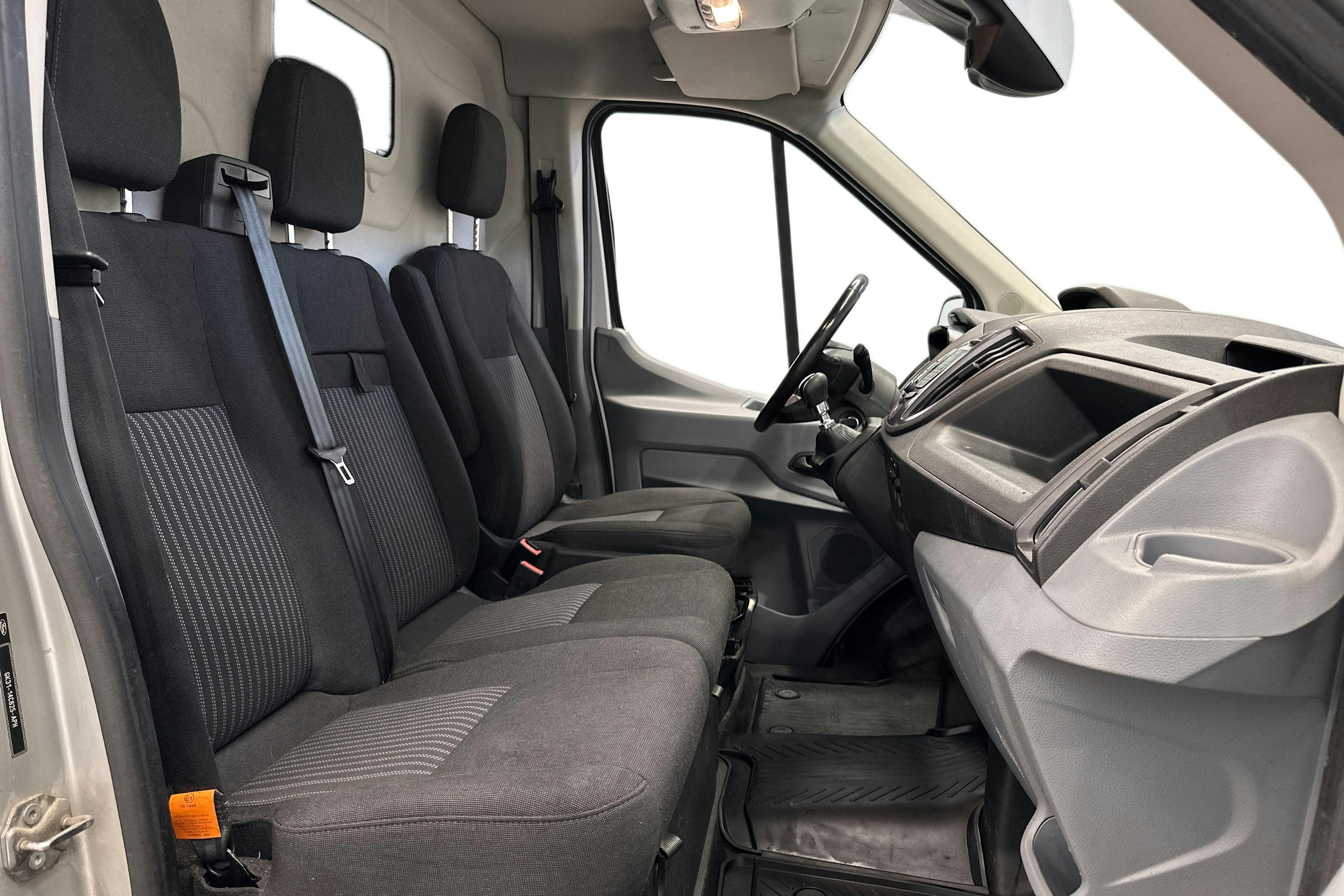 harmaa Ford Transit 2017 kuva 9.