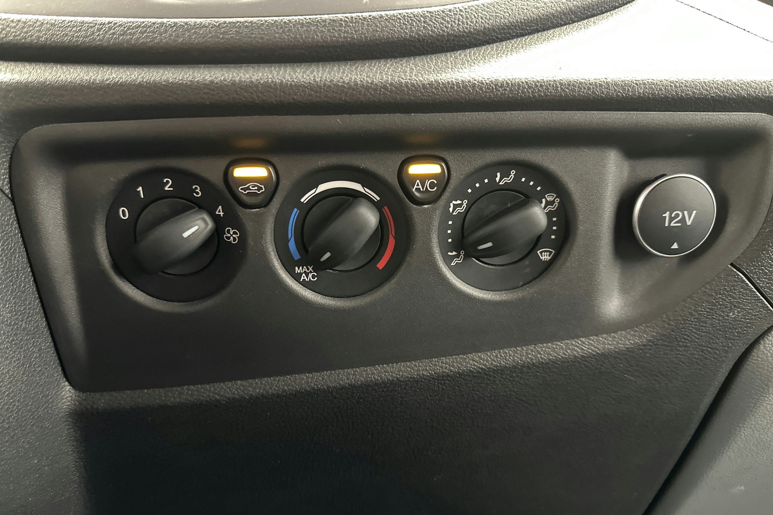 harmaa Ford Transit 2017 kuva 14.