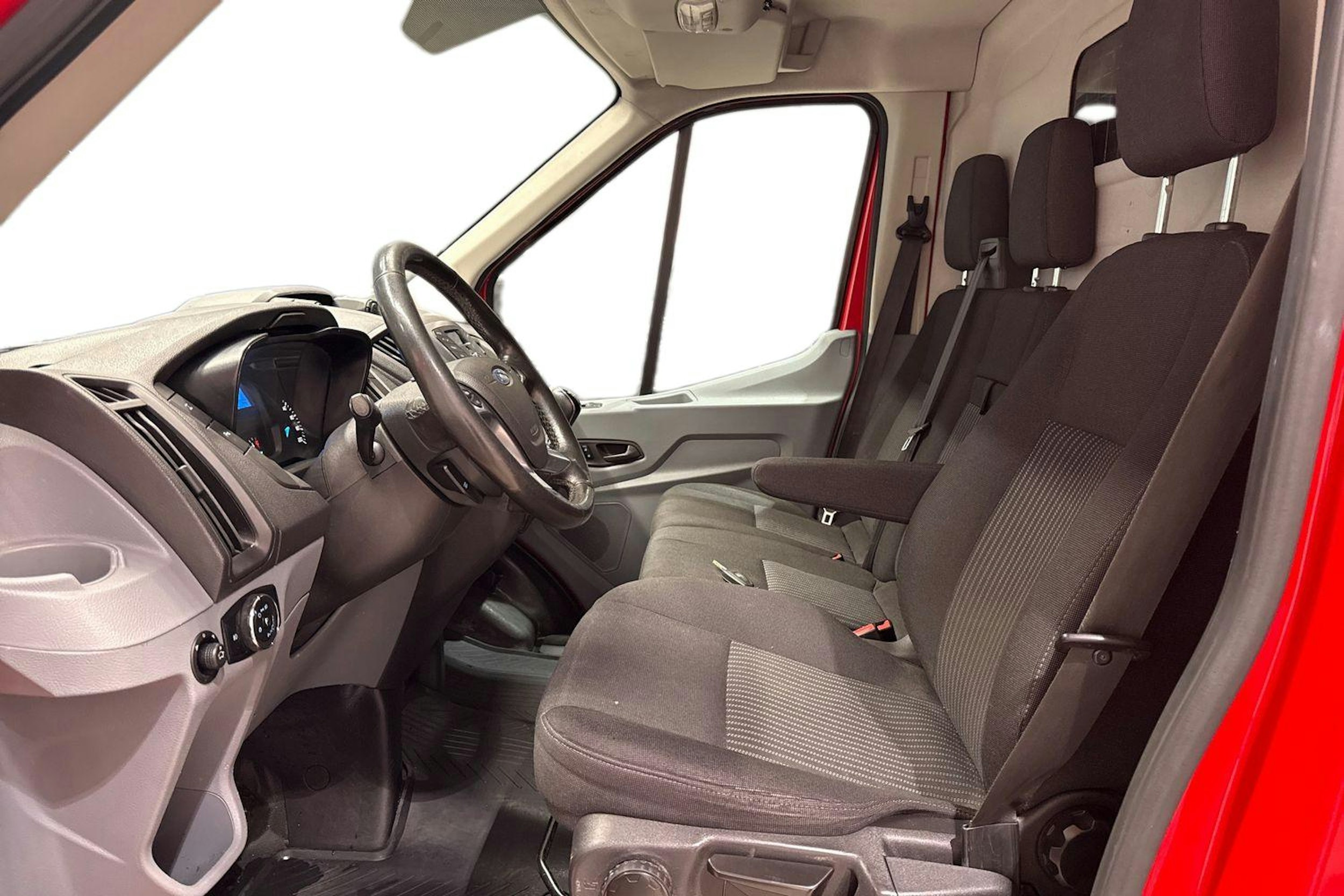 Punainen Ford TRANSIT 2017 kuva 9.