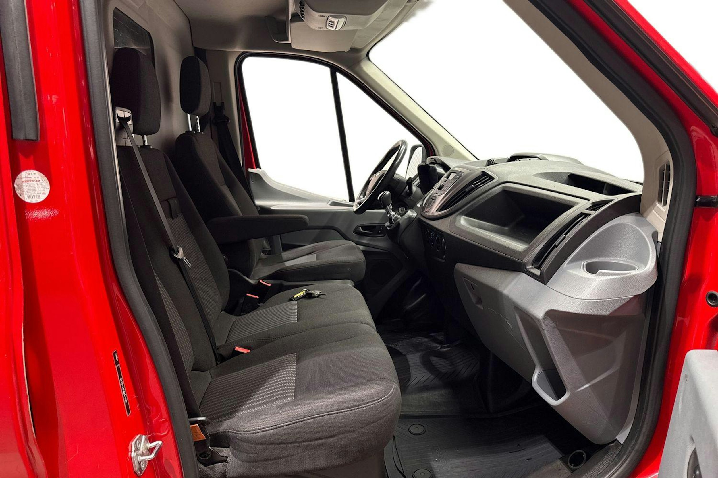 Punainen Ford TRANSIT 2017 kuva 11.