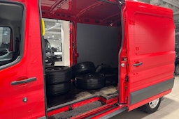 Punainen Ford TRANSIT 2017 kuva 17.