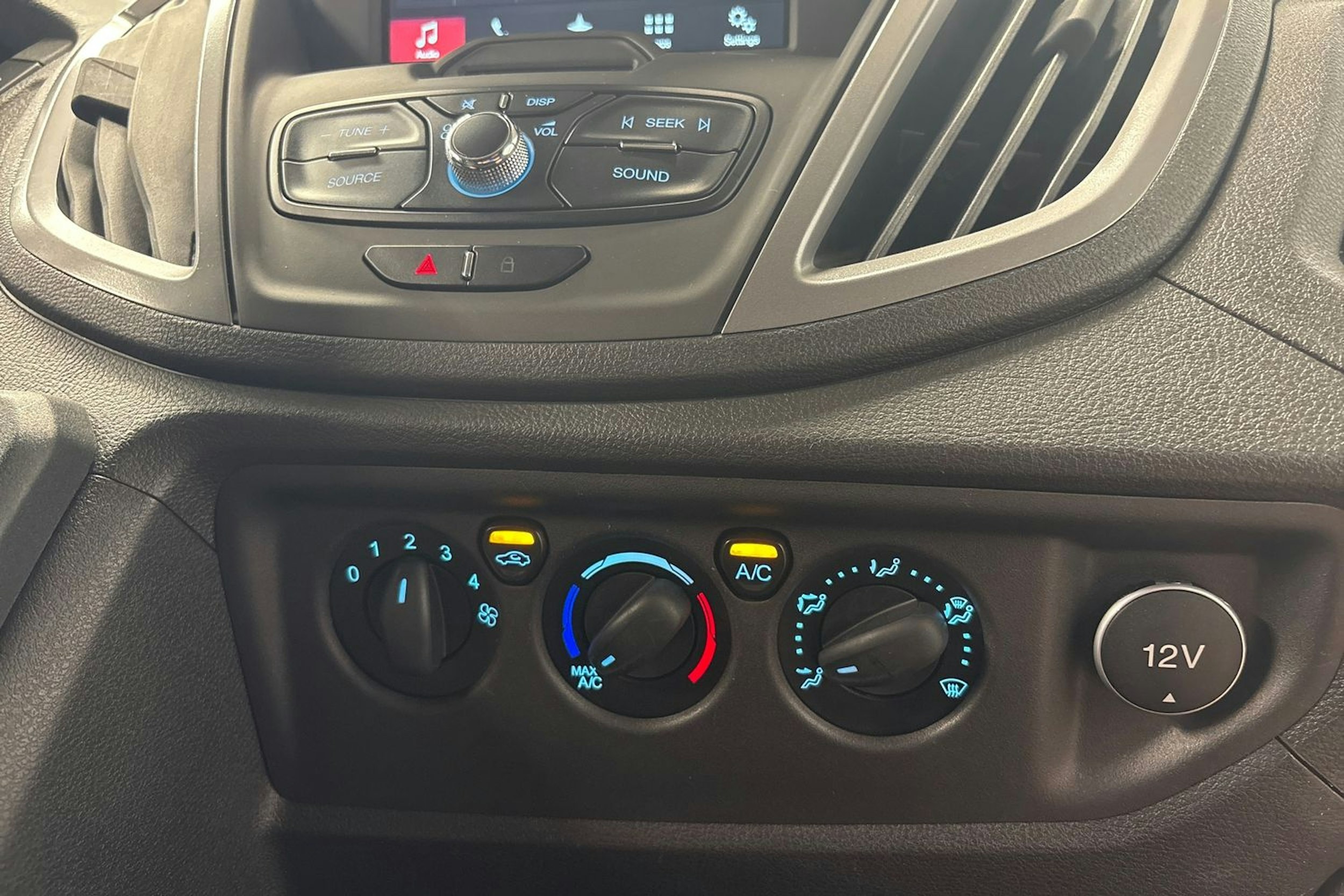 harmaa Ford Transit 2017 kuva 20.