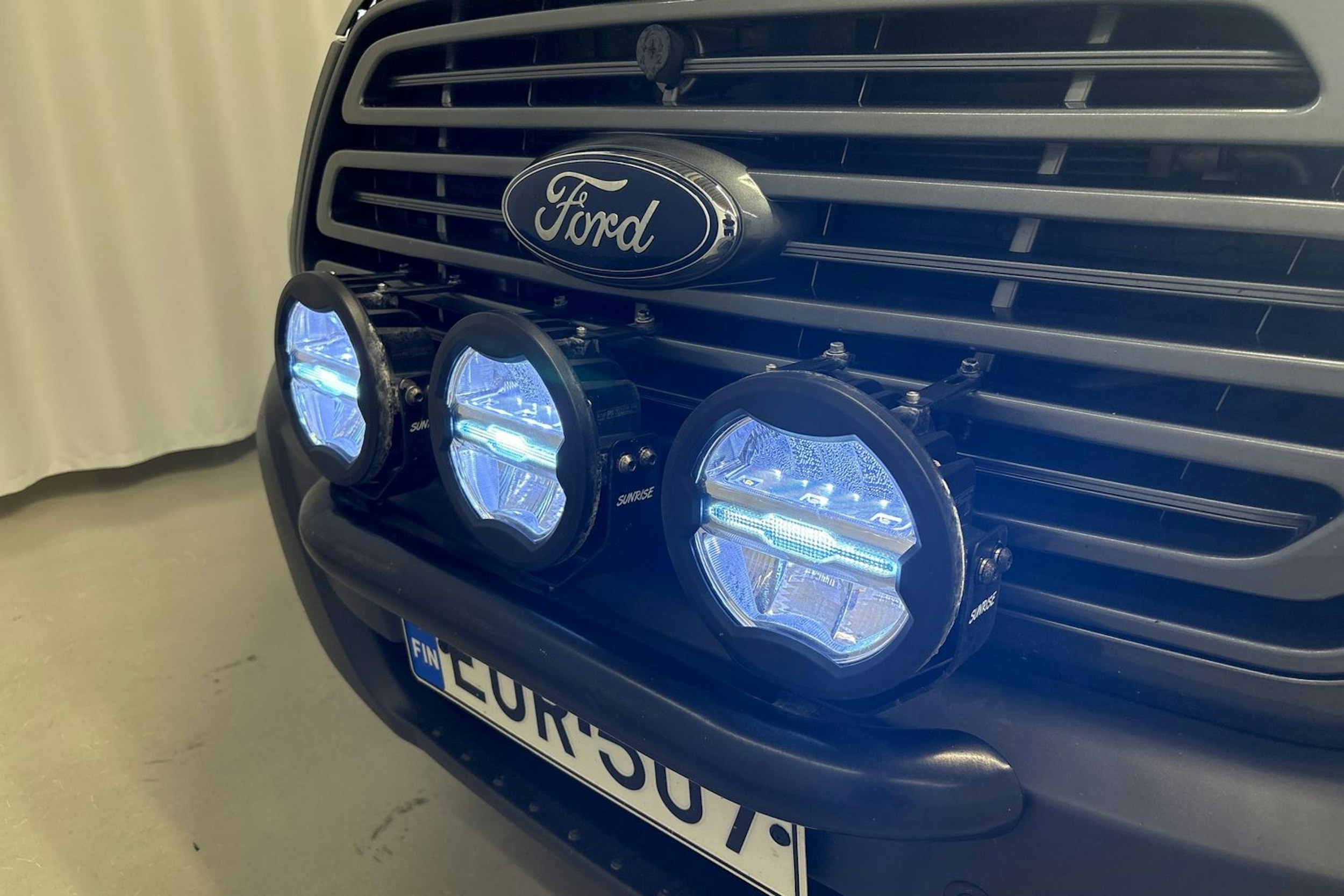 harmaa Ford Transit 2017 kuva 23.