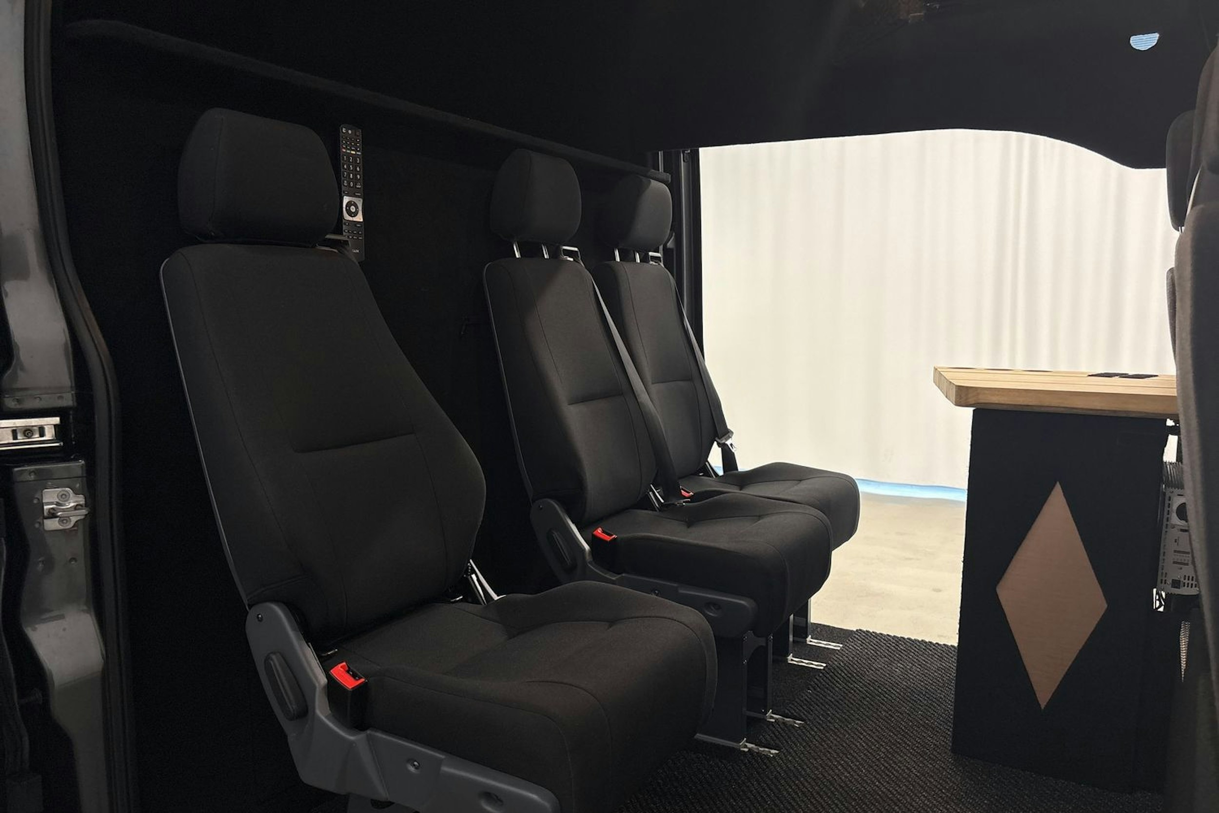 harmaa Ford Transit 2017 kuva 24.