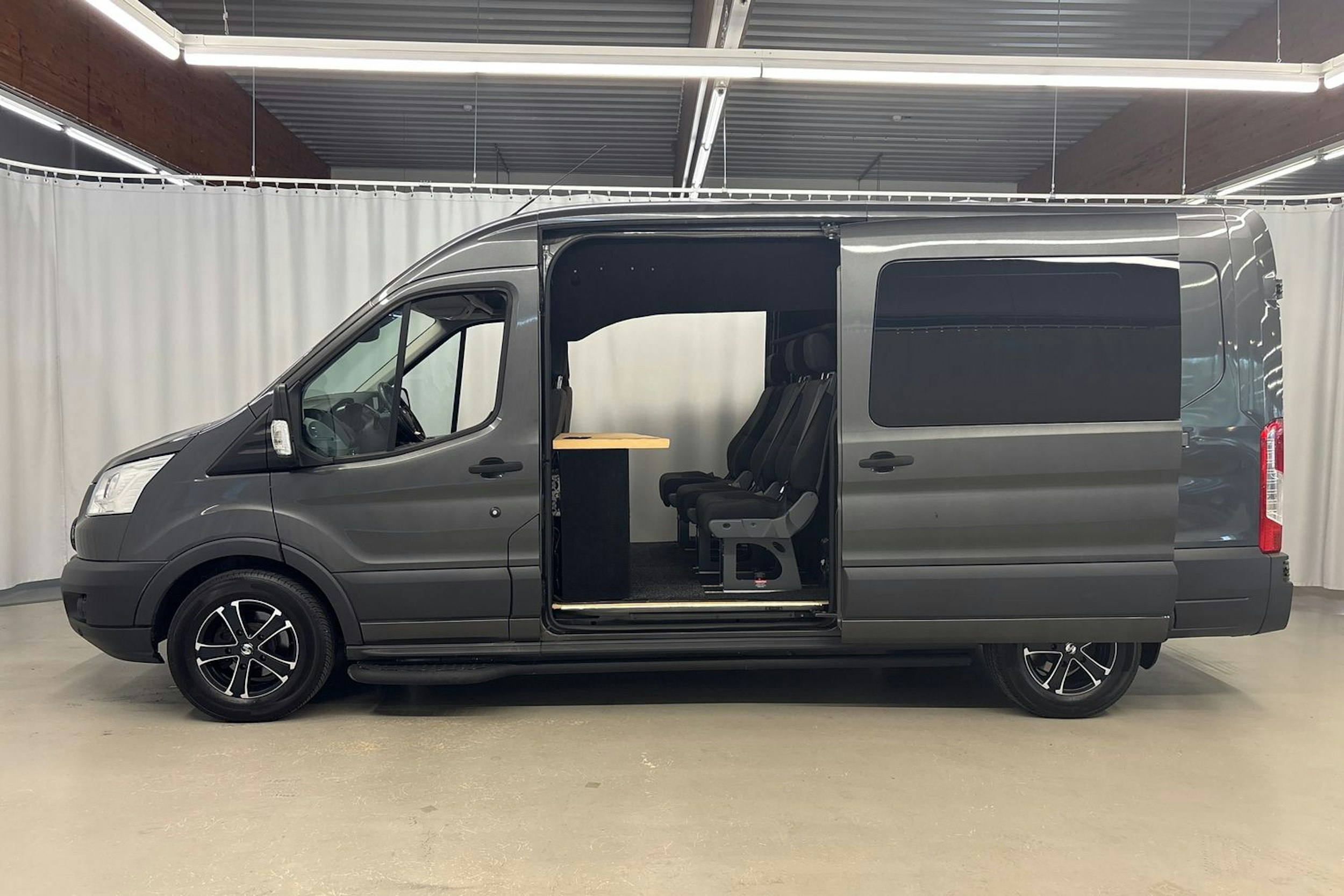 harmaa Ford Transit 2017 kuva 28.