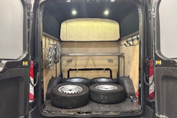 harmaa Ford Transit 2017 kuva 29.