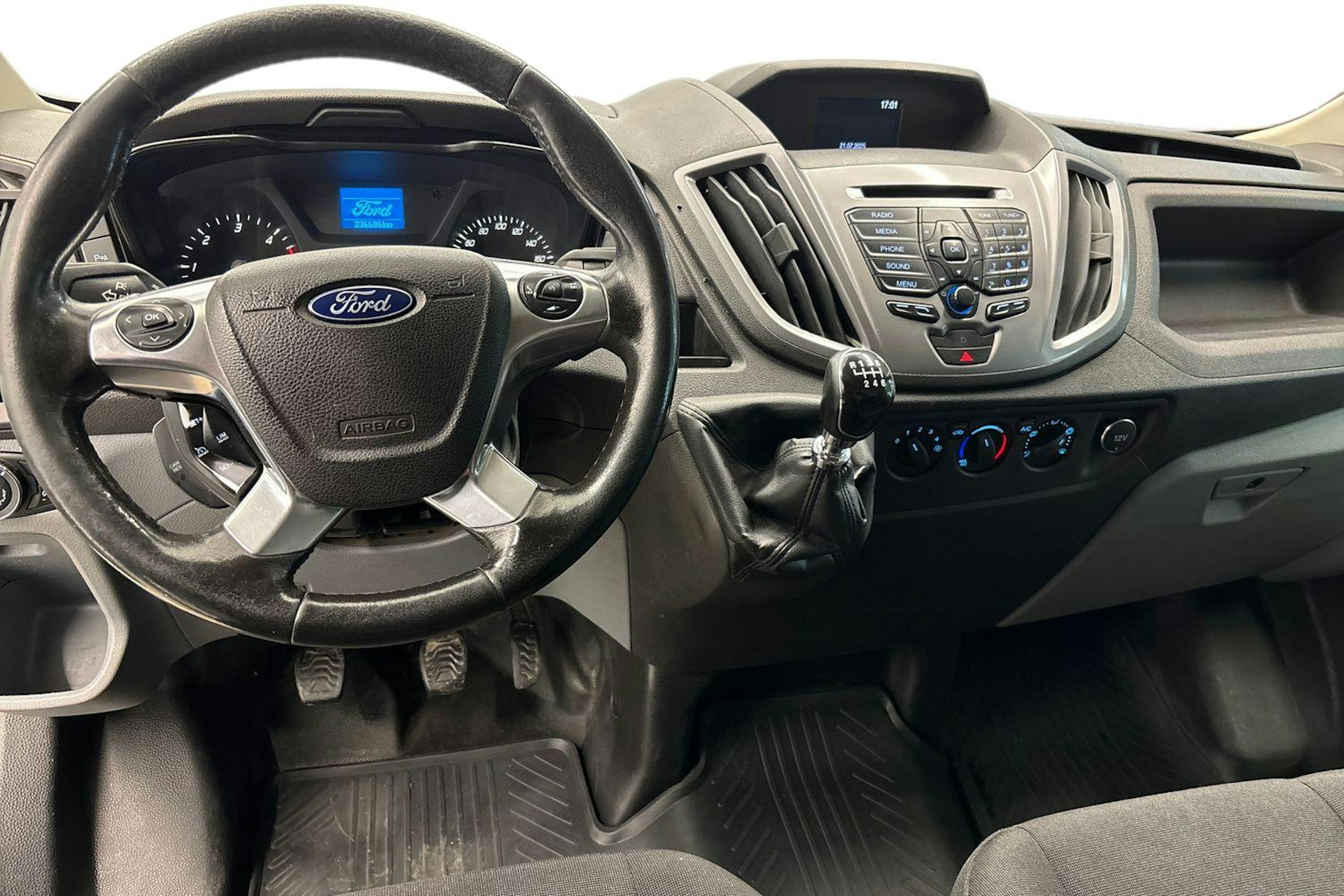 harmaa Ford Transit 2017 kuva 9.