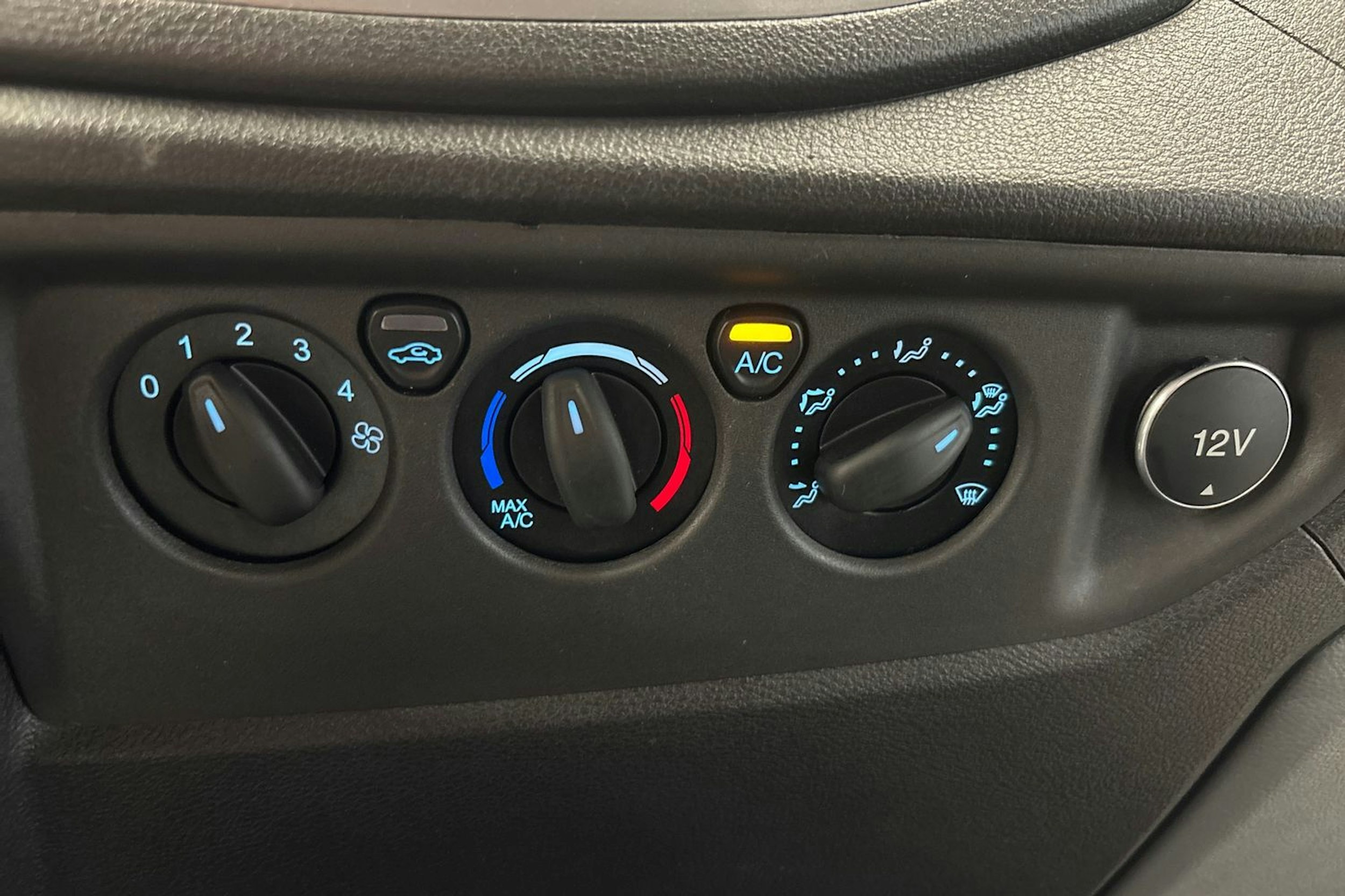 harmaa Ford Transit 2017 kuva 19.