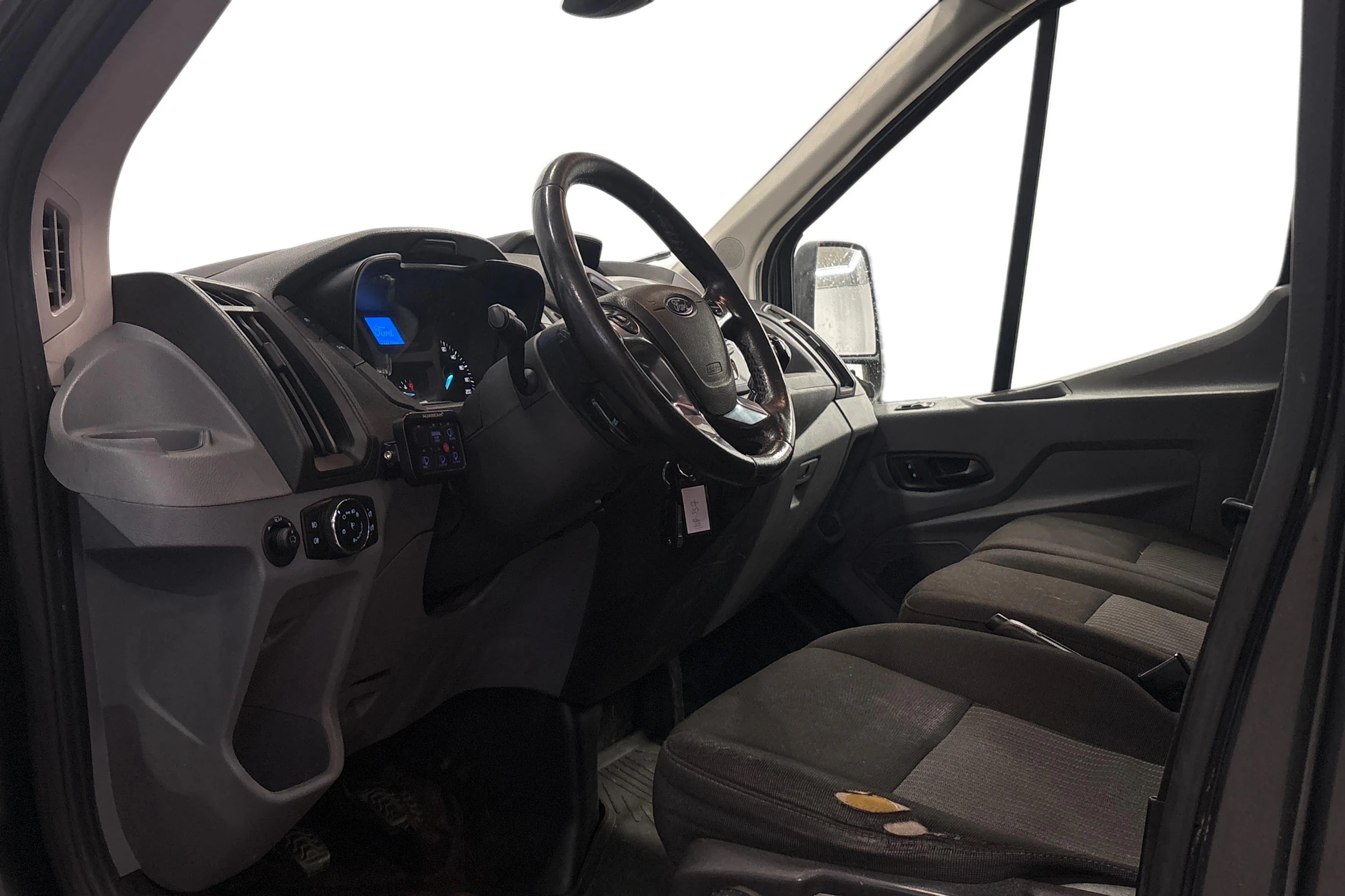 harmaa Ford Transit 2017 kuva 3.