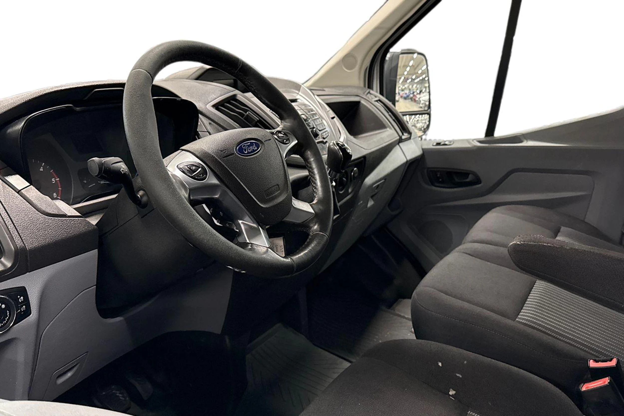 valkoinen Ford Transit 2017 kuva 8.