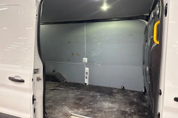 valkoinen Ford Transit 2017 kuva 13.