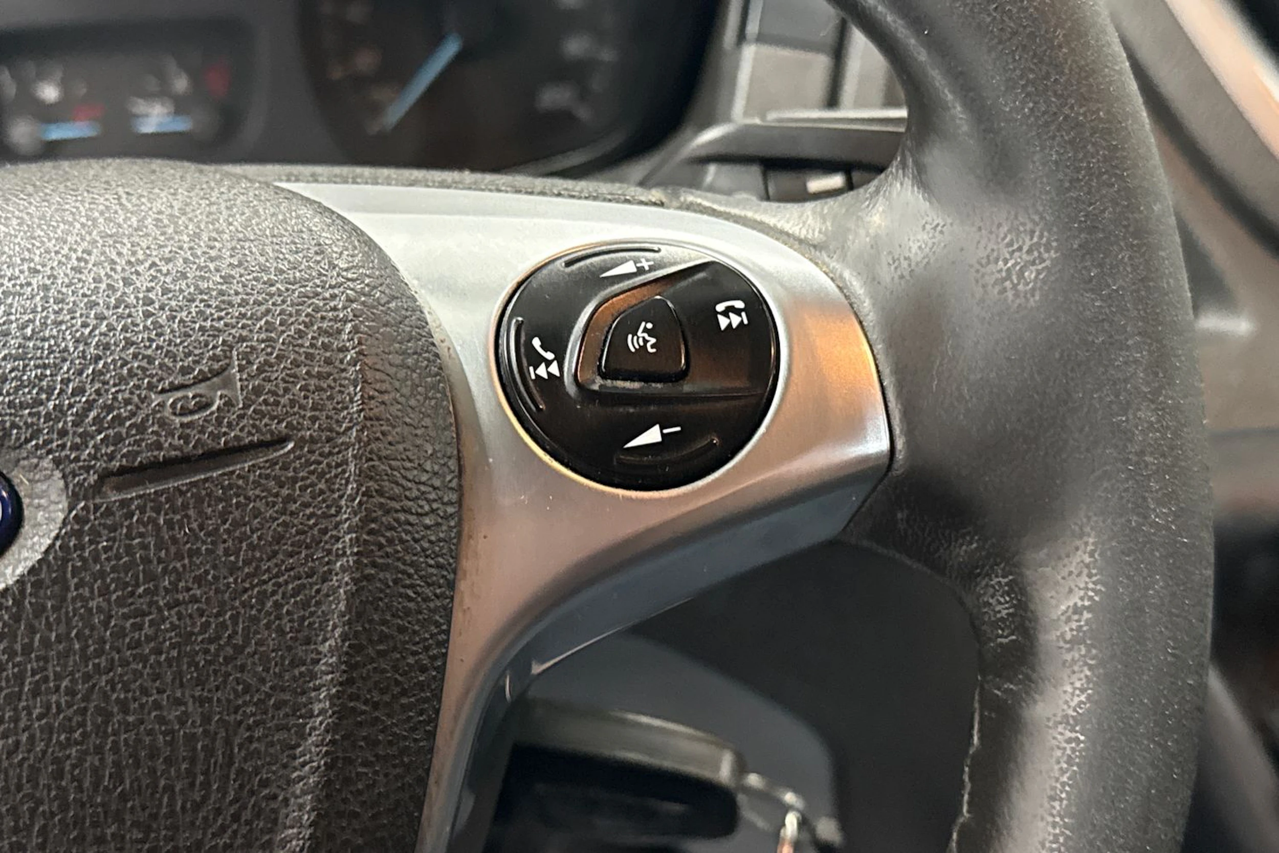 valkoinen Ford Transit 2017 kuva 17.
