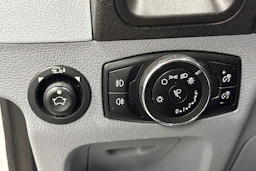 valkoinen Ford Transit 2017 kuva 20.