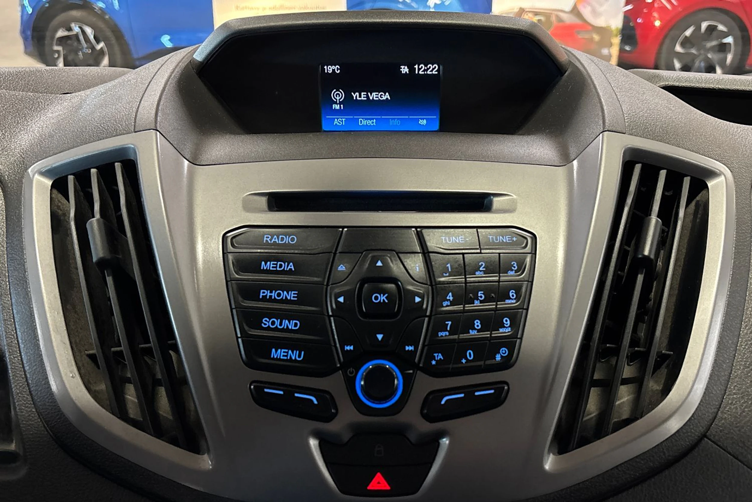 met. harmaa Ford Transit 2017 kuva 19.
