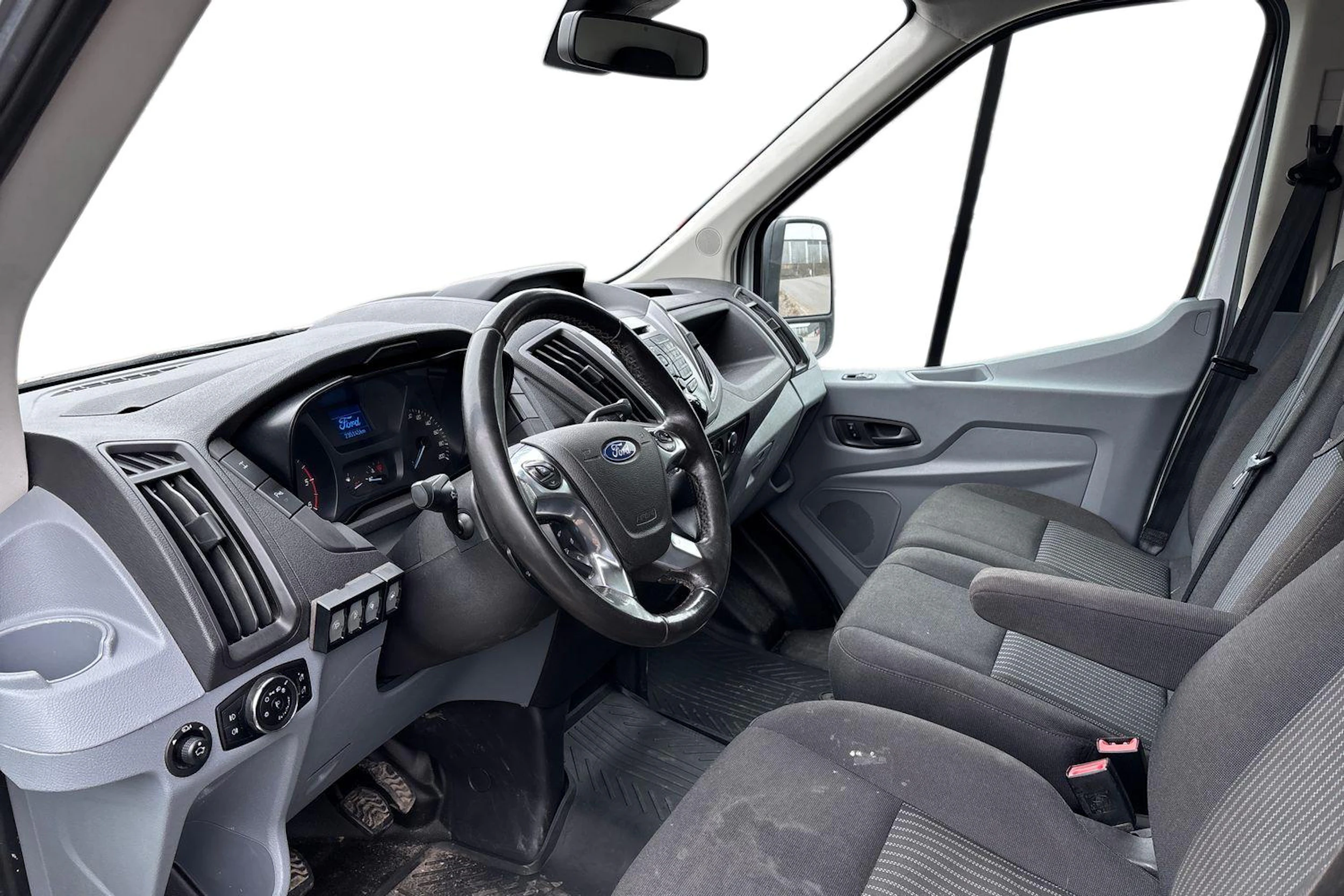 valkoinen Ford Transit 2017 kuva 3.