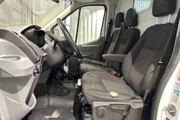 valkoinen Ford Transit 2017 kuva 16.