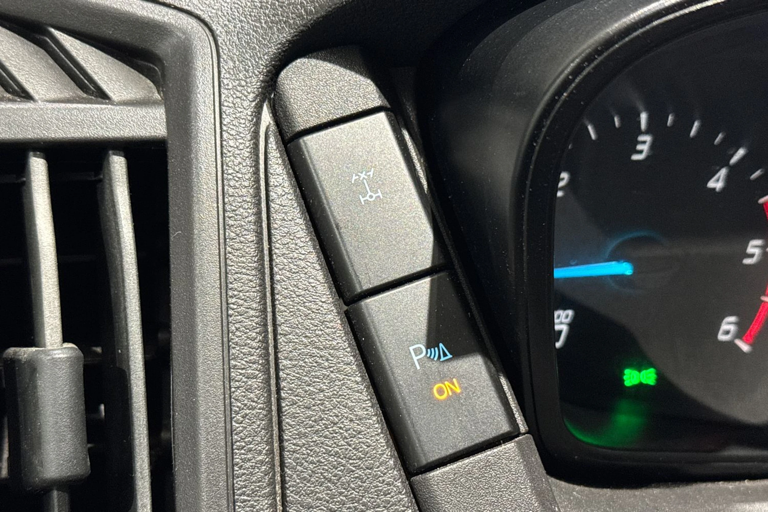 valkoinen Ford Transit 2017 kuva 19.
