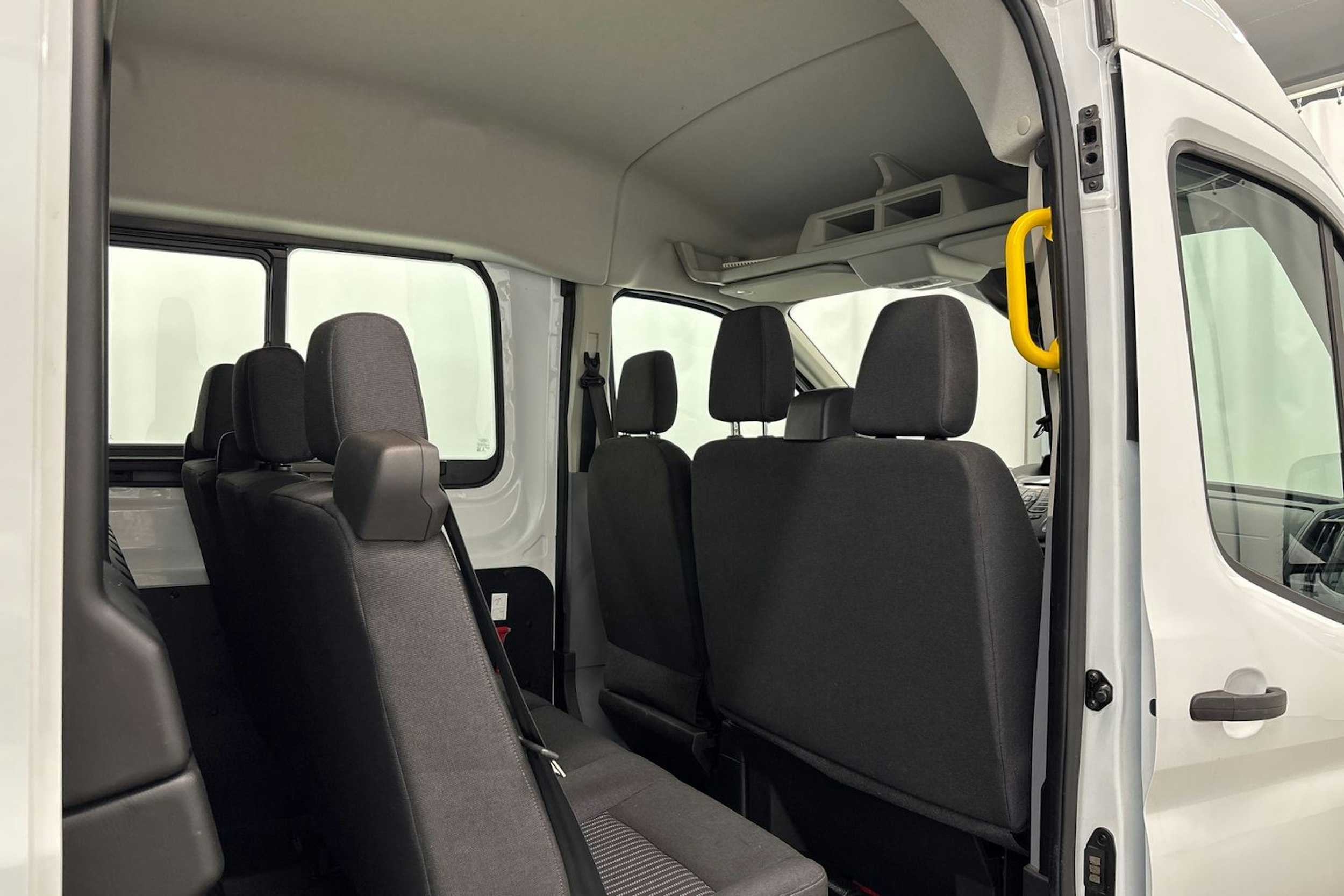 valkoinen Ford Transit 2017 kuva 21.