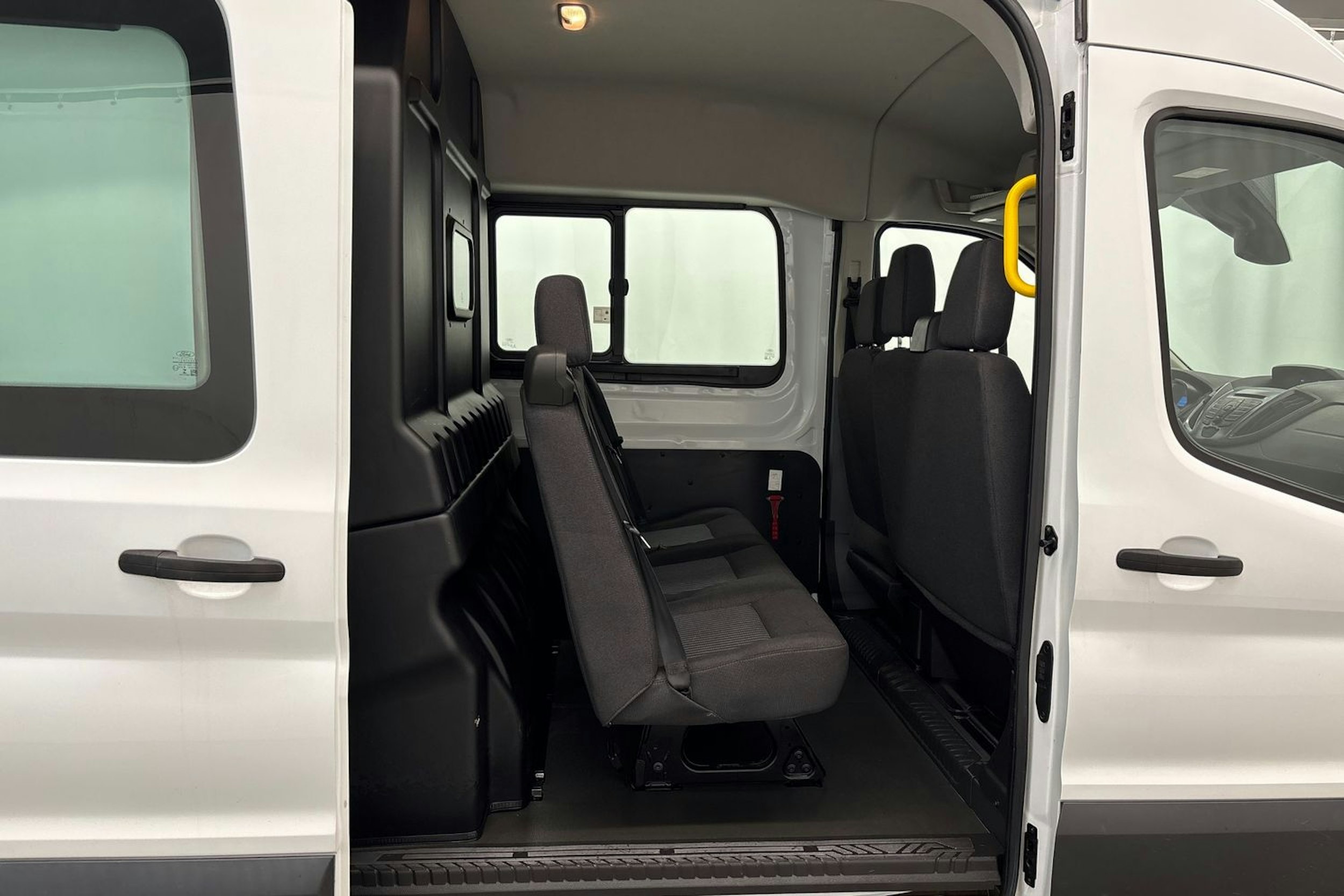 valkoinen Ford Transit 2017 kuva 23.