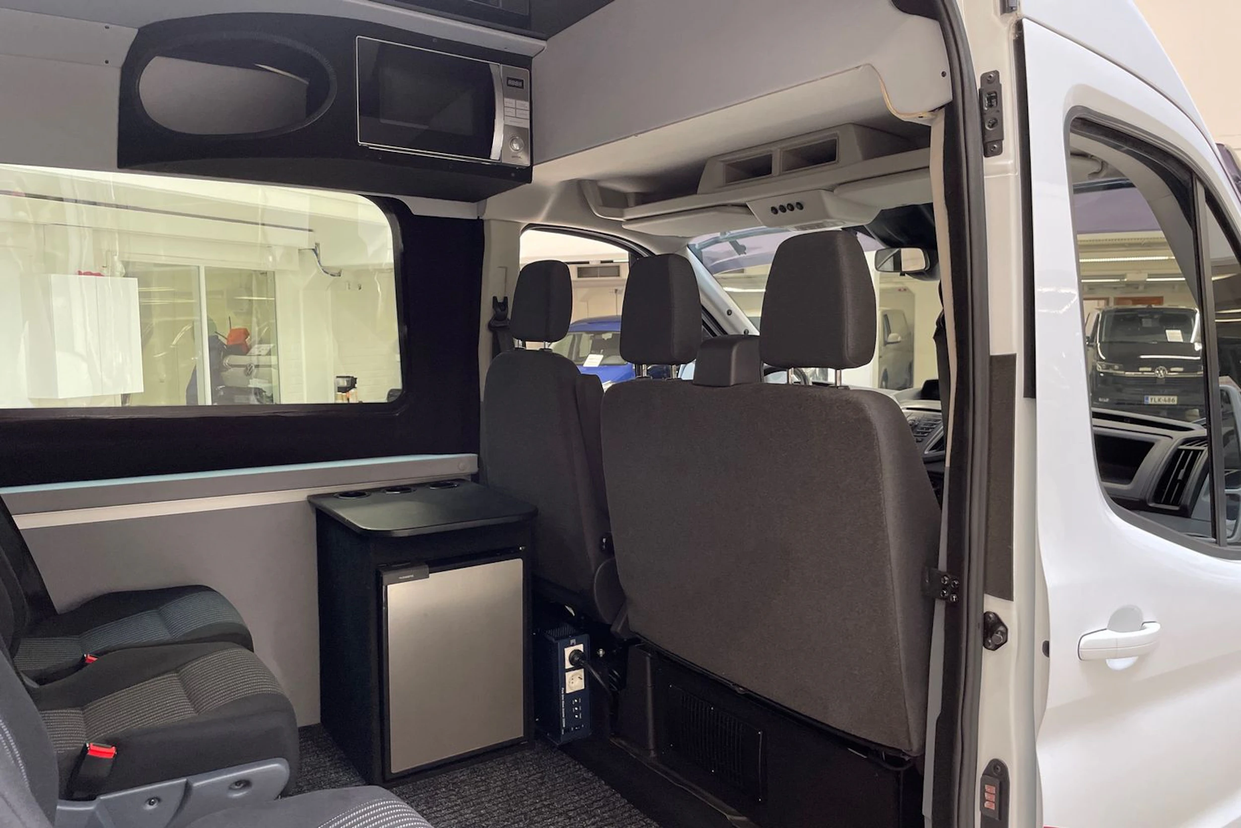 valkoinen Ford Transit 2017 kuva 15.