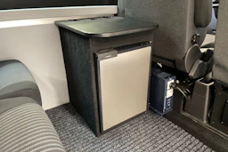 valkoinen Ford Transit 2017 kuva 16.