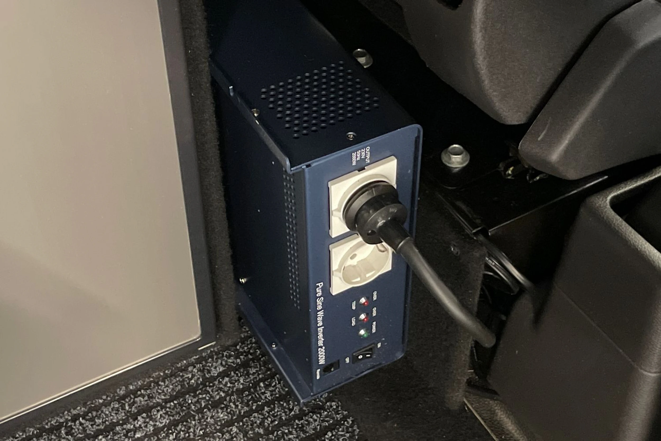valkoinen Ford Transit 2017 kuva 18.