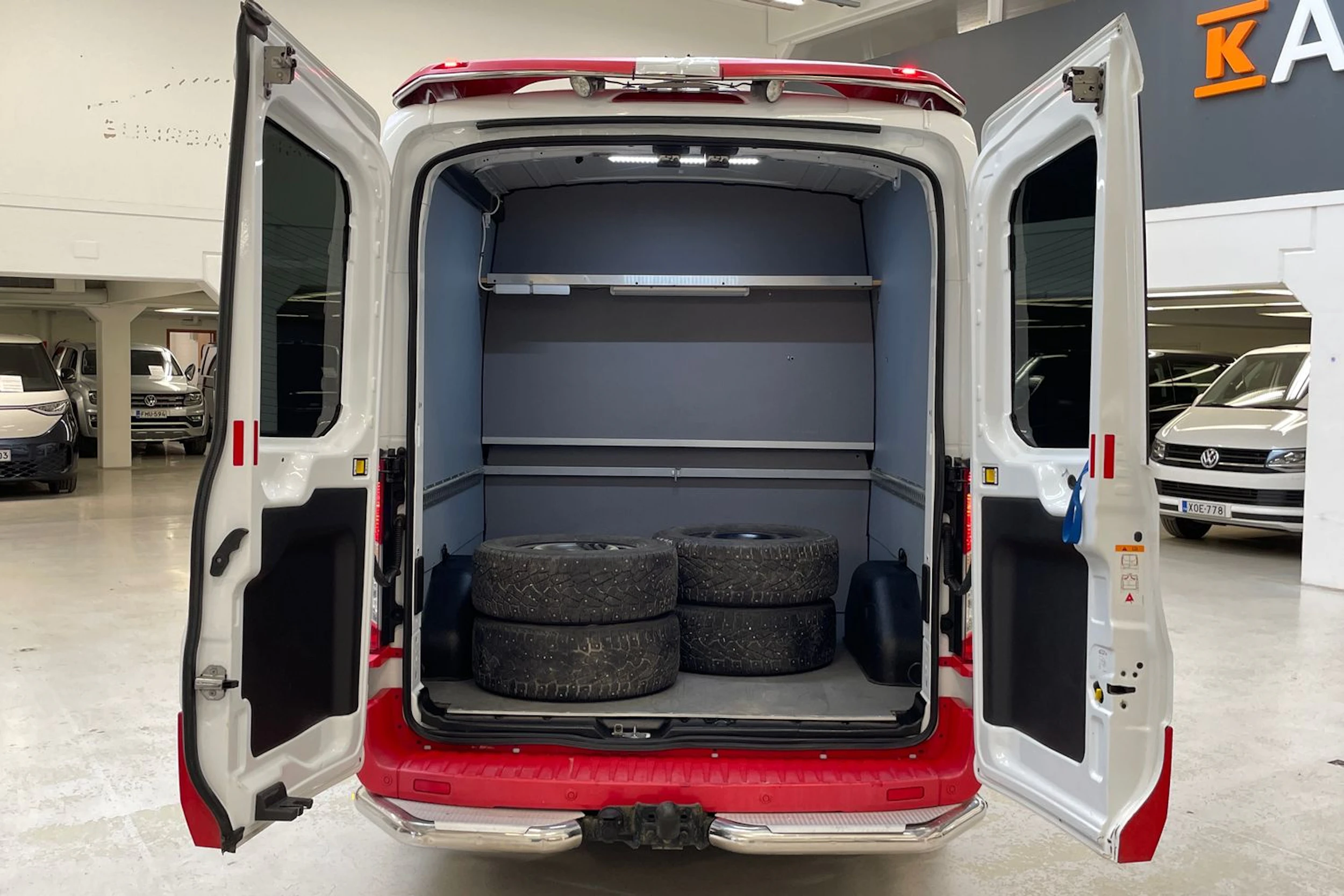 valkoinen Ford Transit 2017 kuva 19.