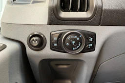 valkoinen Ford Transit 2017 kuva 33.