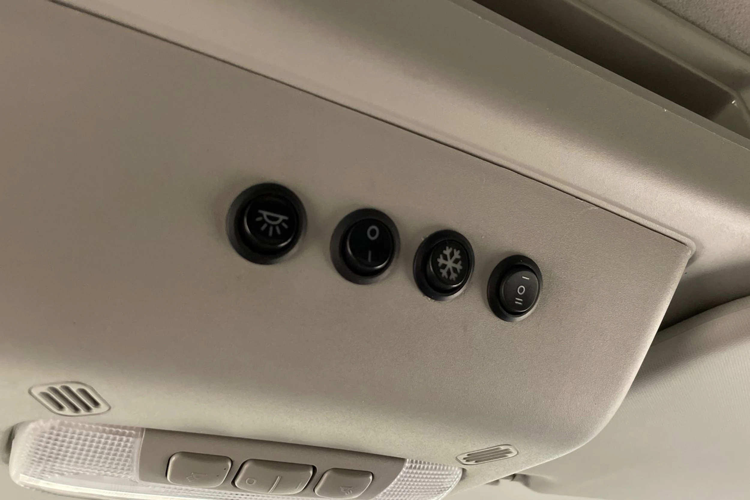 valkoinen Ford Transit 2017 kuva 35.