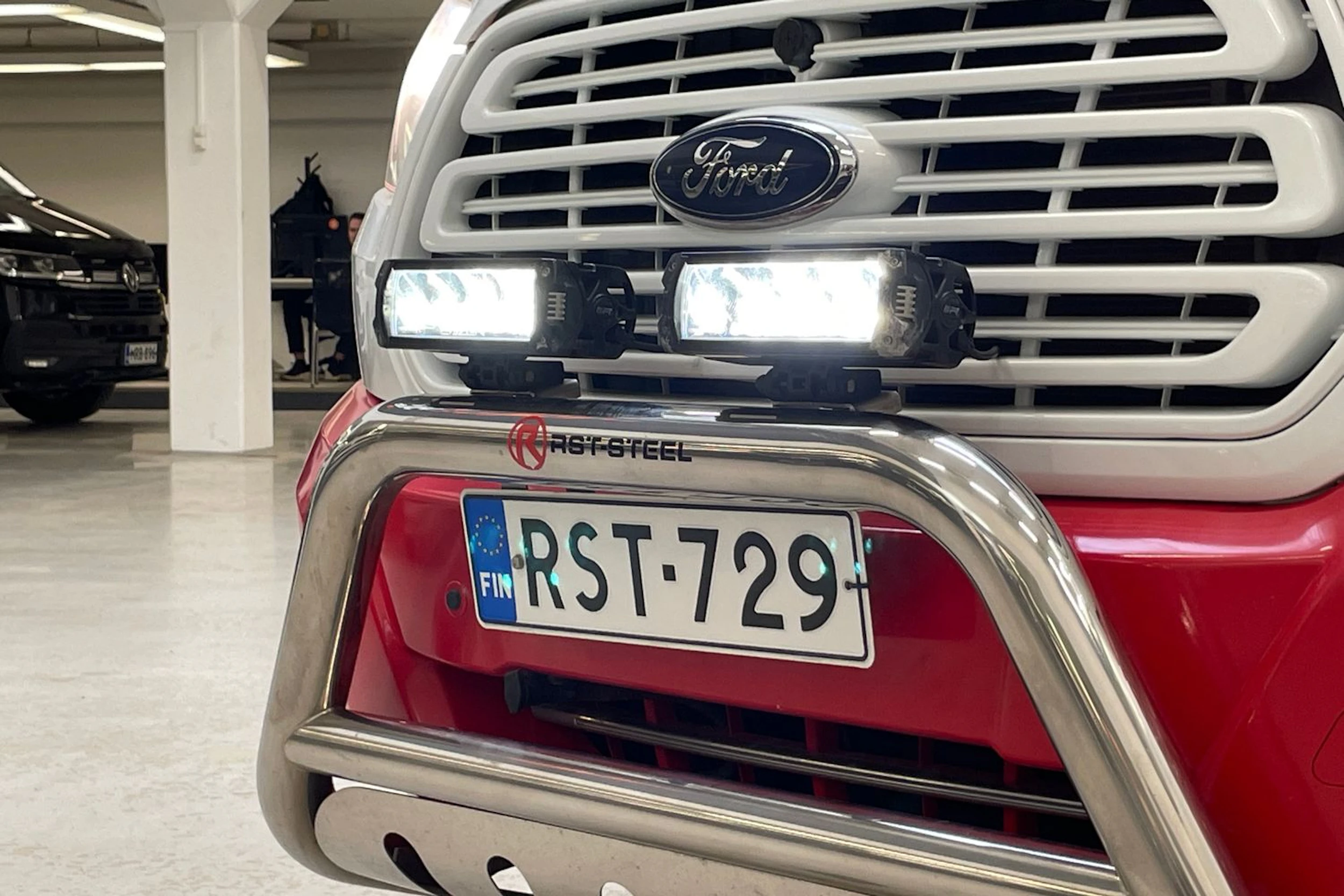 valkoinen Ford Transit 2017 kuva 36.