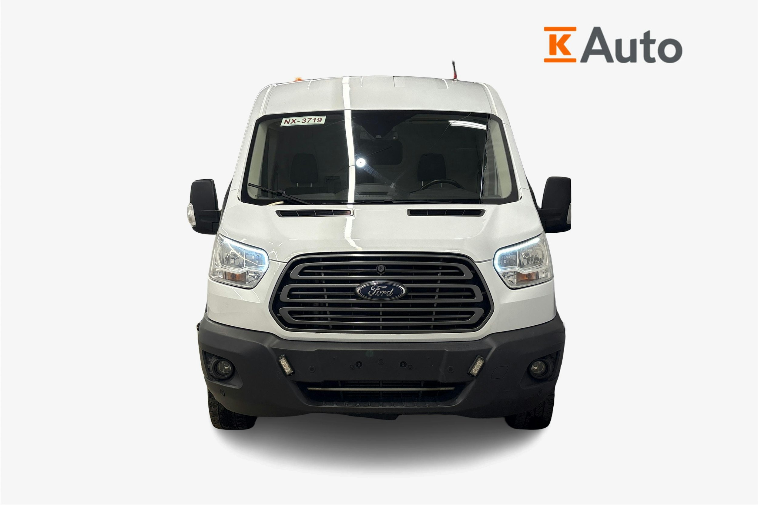 valkoinen Ford Transit 2017 kuva 4.