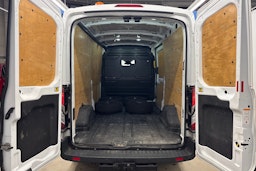 valkoinen Ford Transit 2017 kuva 10.