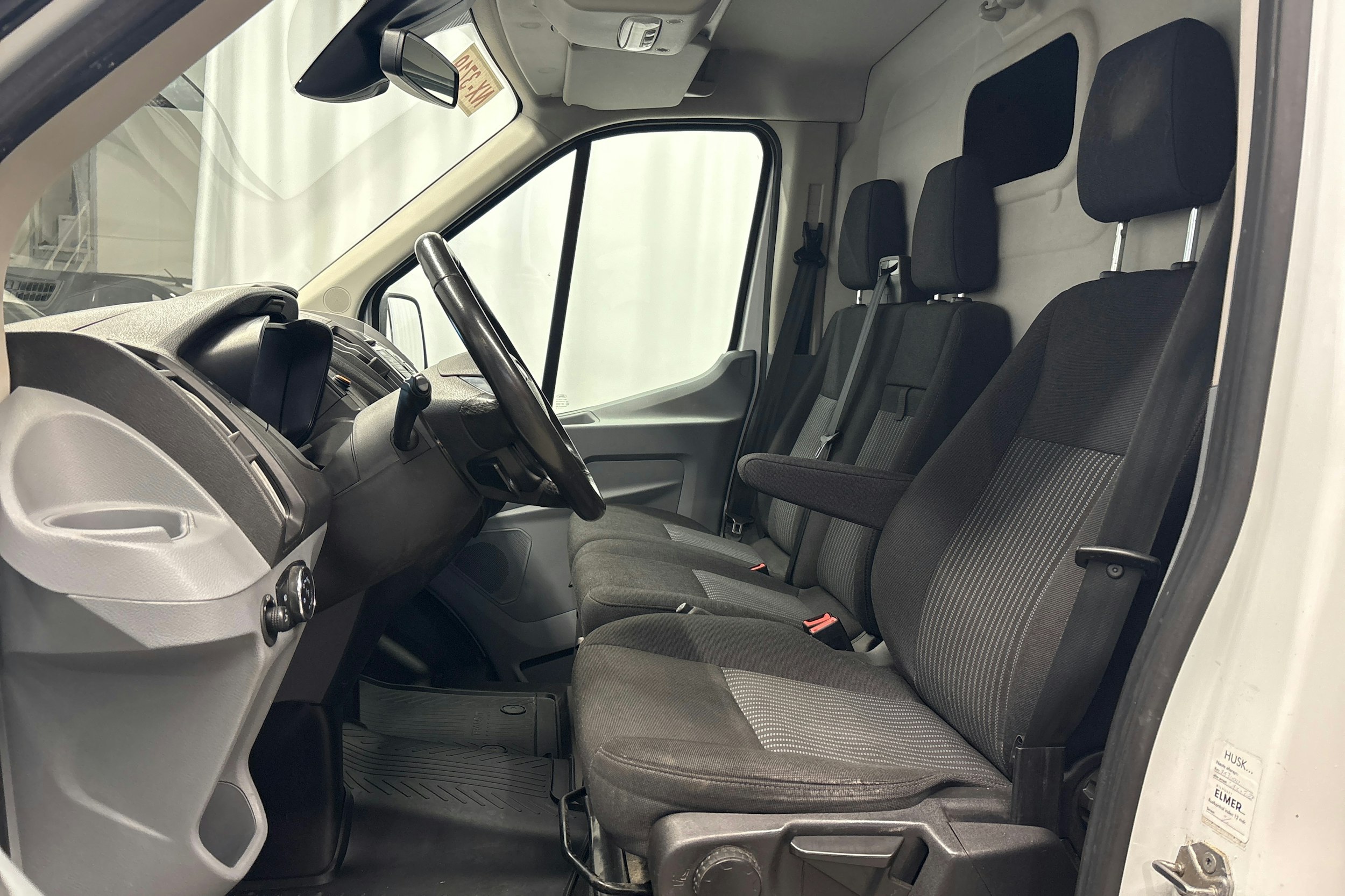 valkoinen Ford Transit 2017 kuva 11.