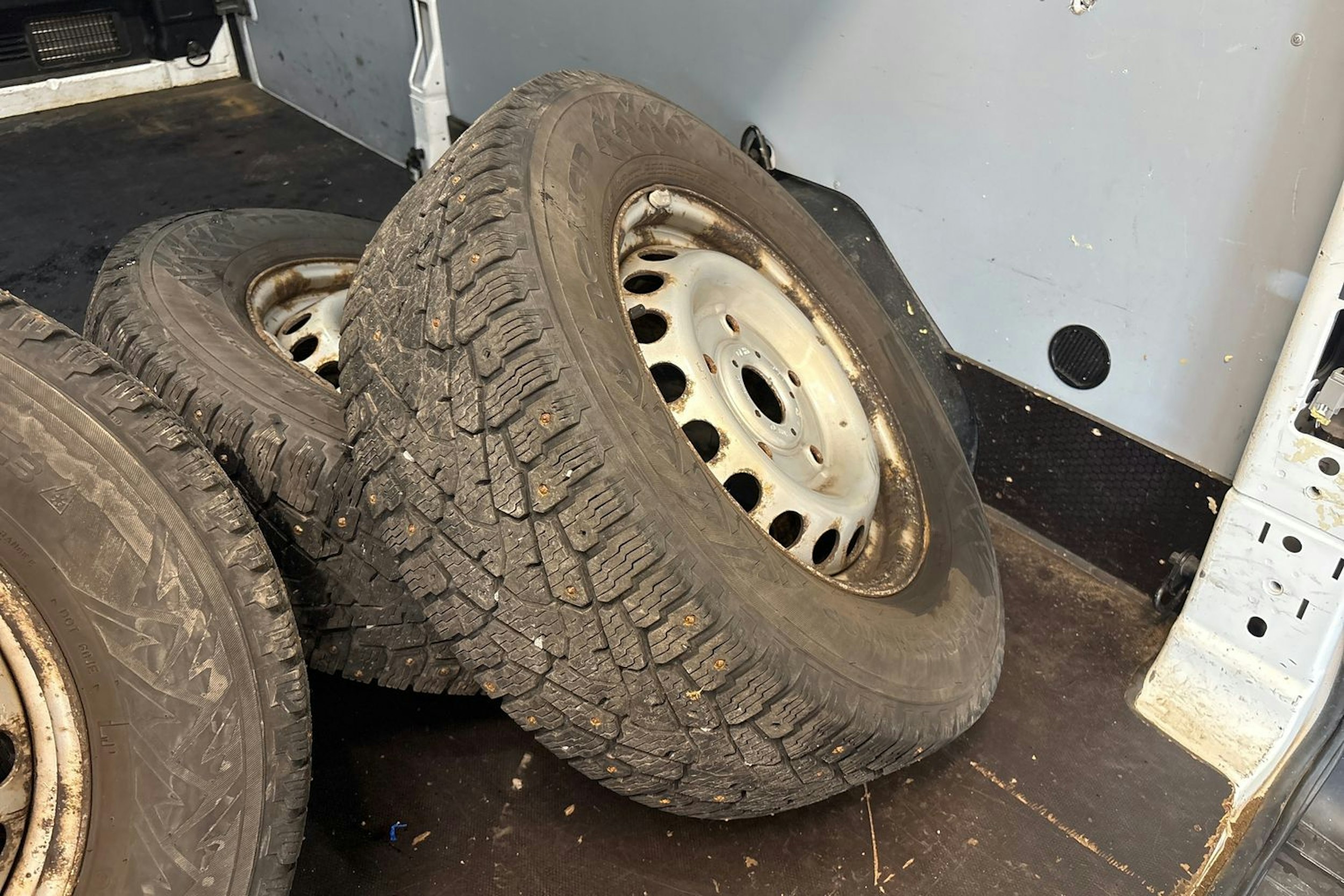 valkoinen Ford Transit 2017 kuva 10.