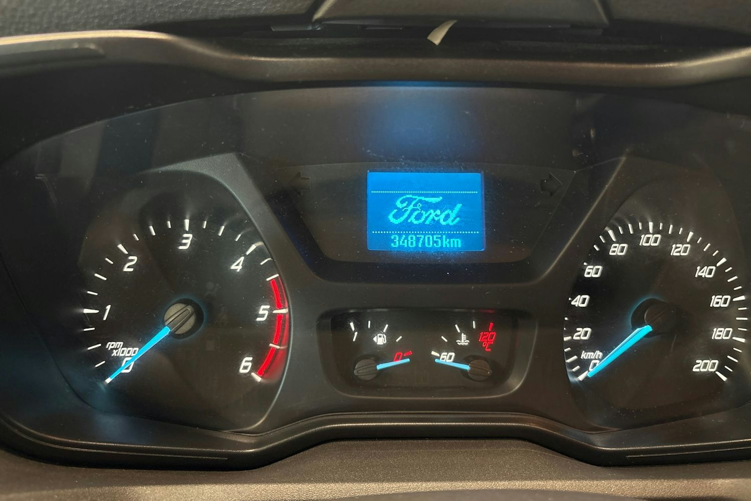 valkoinen Ford Transit 2017 kuva 14.