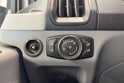 valkoinen Ford Transit 2017 kuva 15.