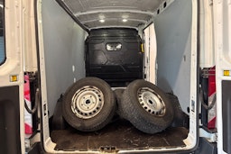 valkoinen Ford Transit 2017 kuva 22.