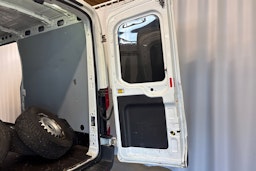 valkoinen Ford Transit 2017 kuva 23.