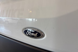 valkoinen Ford Transit 2017 kuva 29.