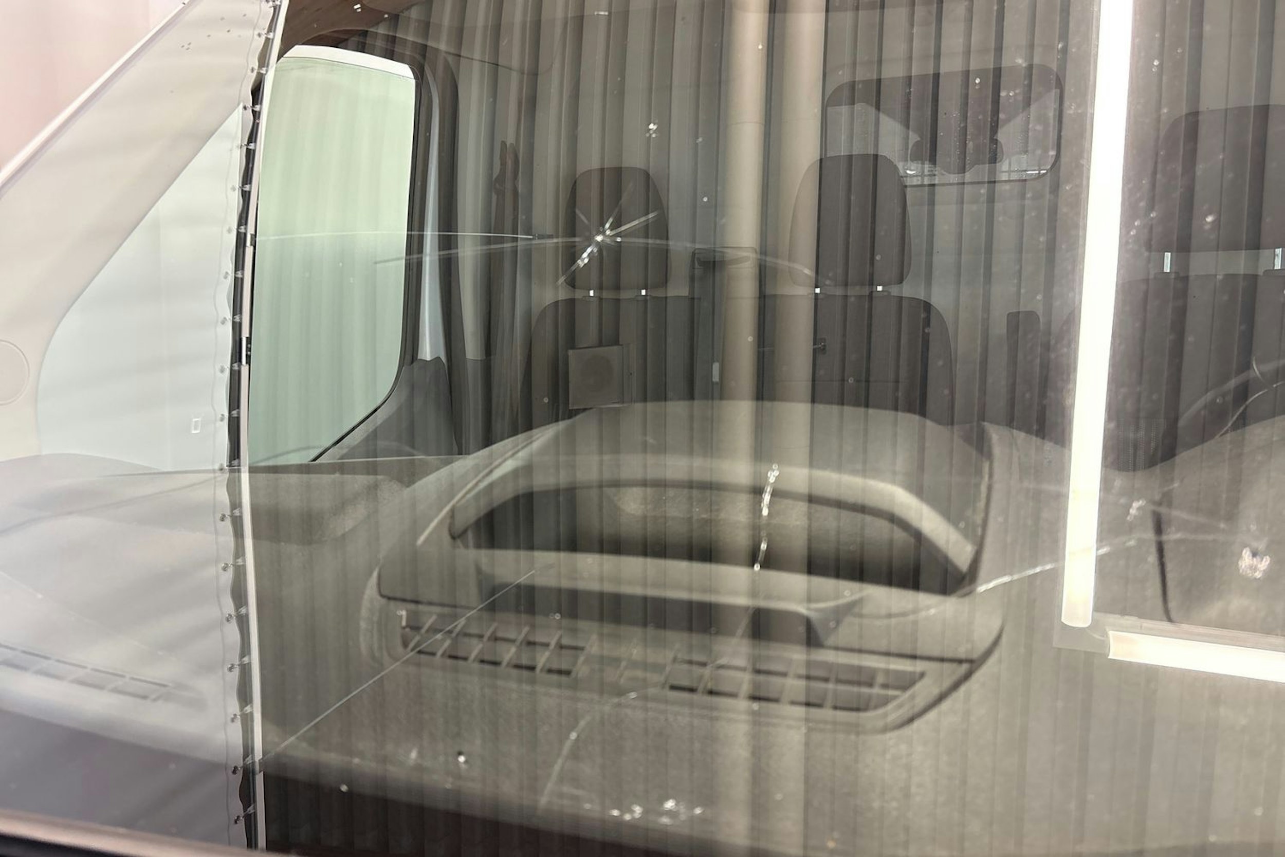 valkoinen Ford Transit 2017 kuva 33.