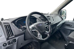 valkoinen Ford Transit 2017 kuva 3.