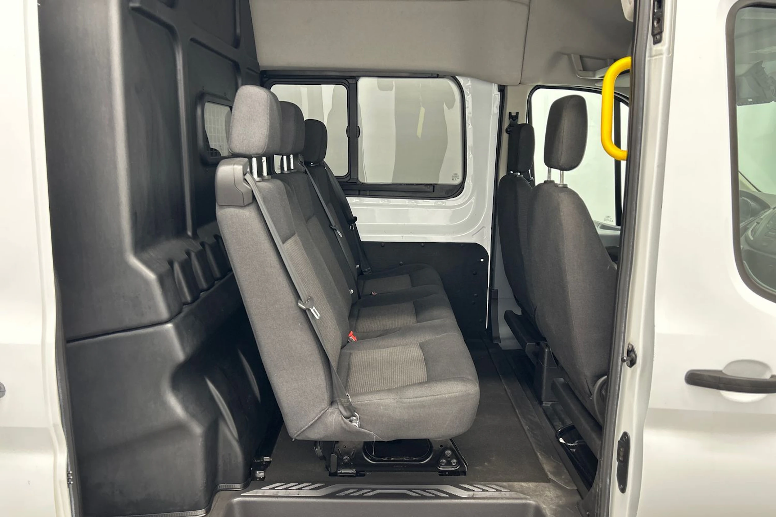 valkoinen Ford Transit 2017 kuva 20.