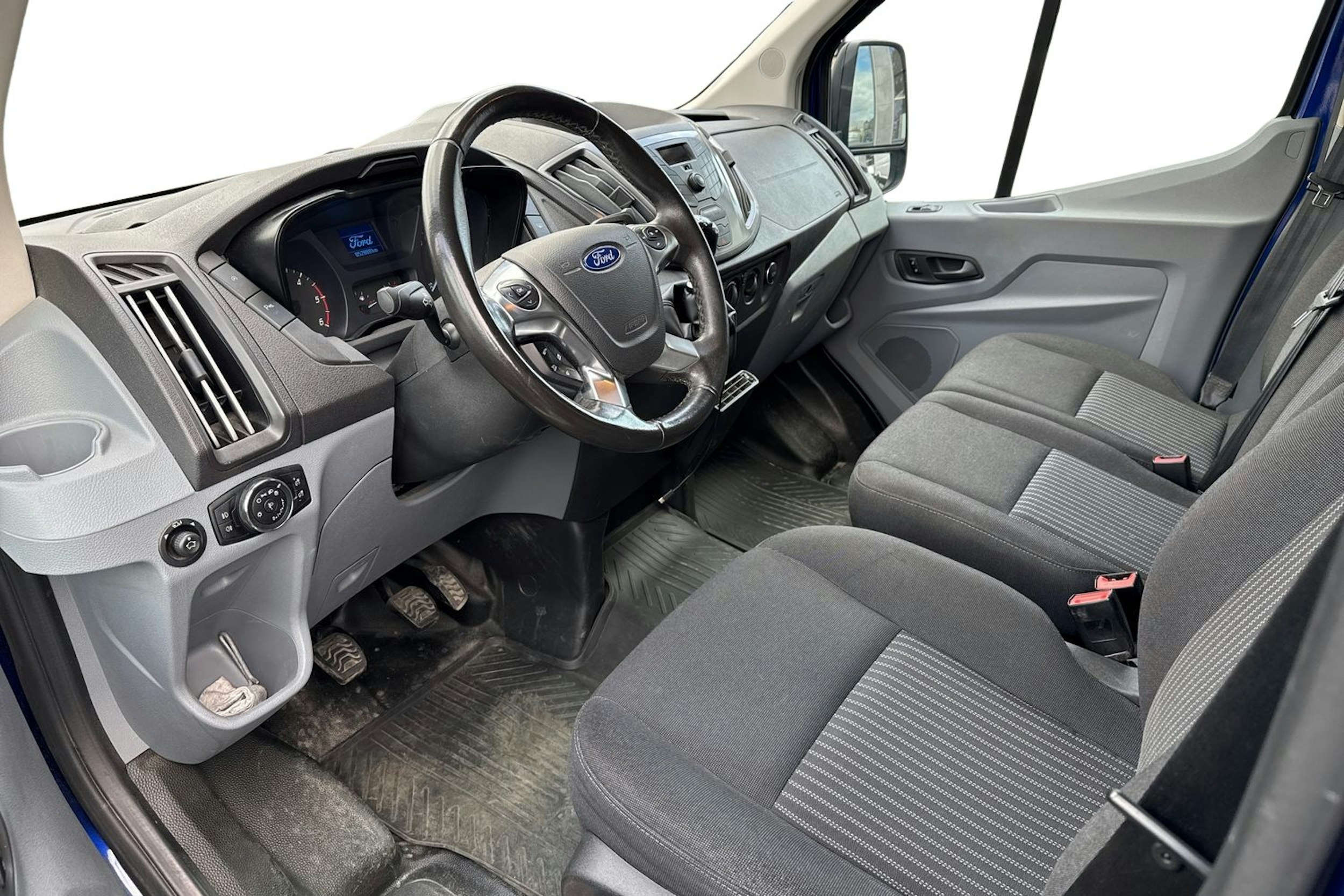 sininen Ford Transit 2017 kuva 3.