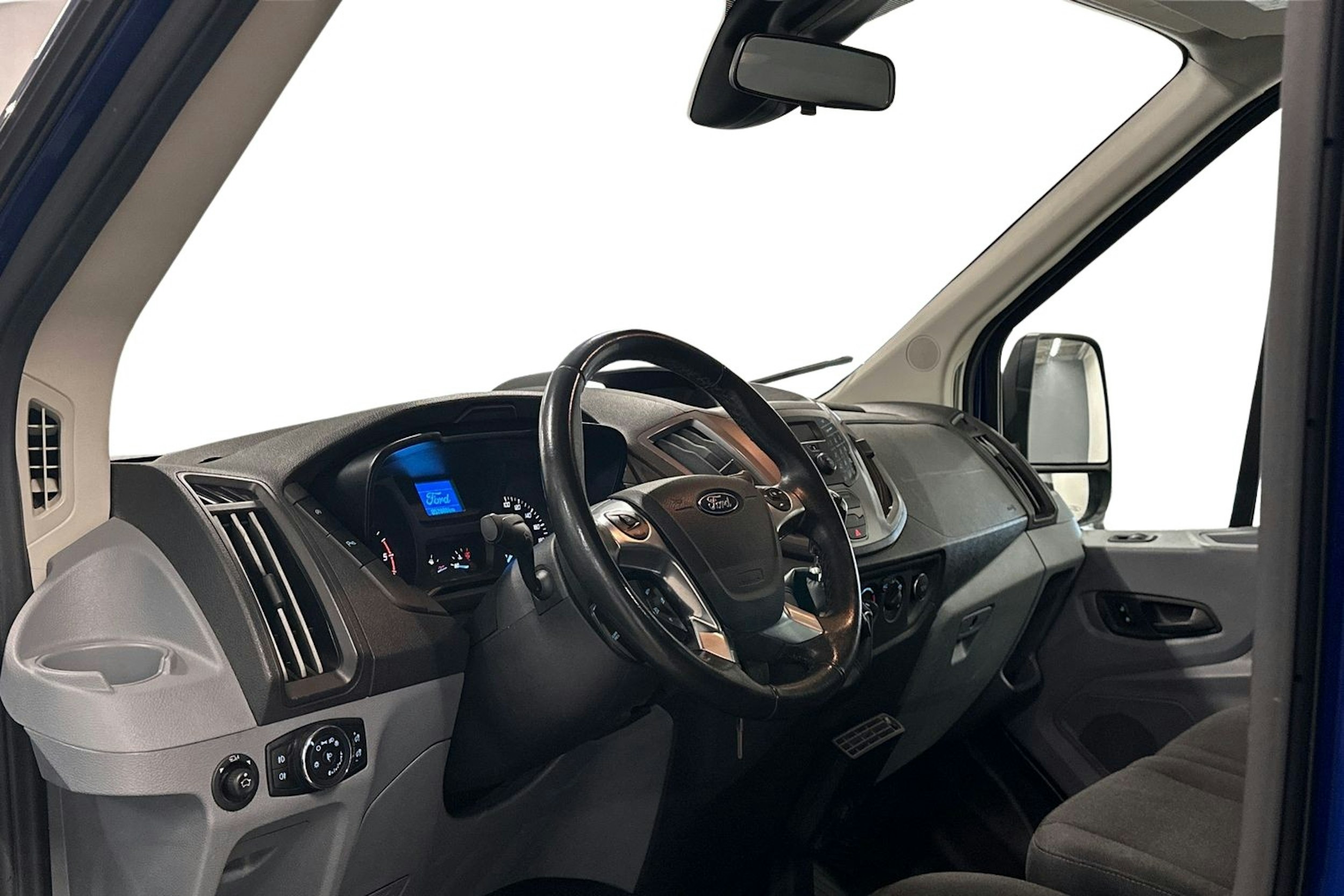 sininen Ford Transit 2017 kuva 7.