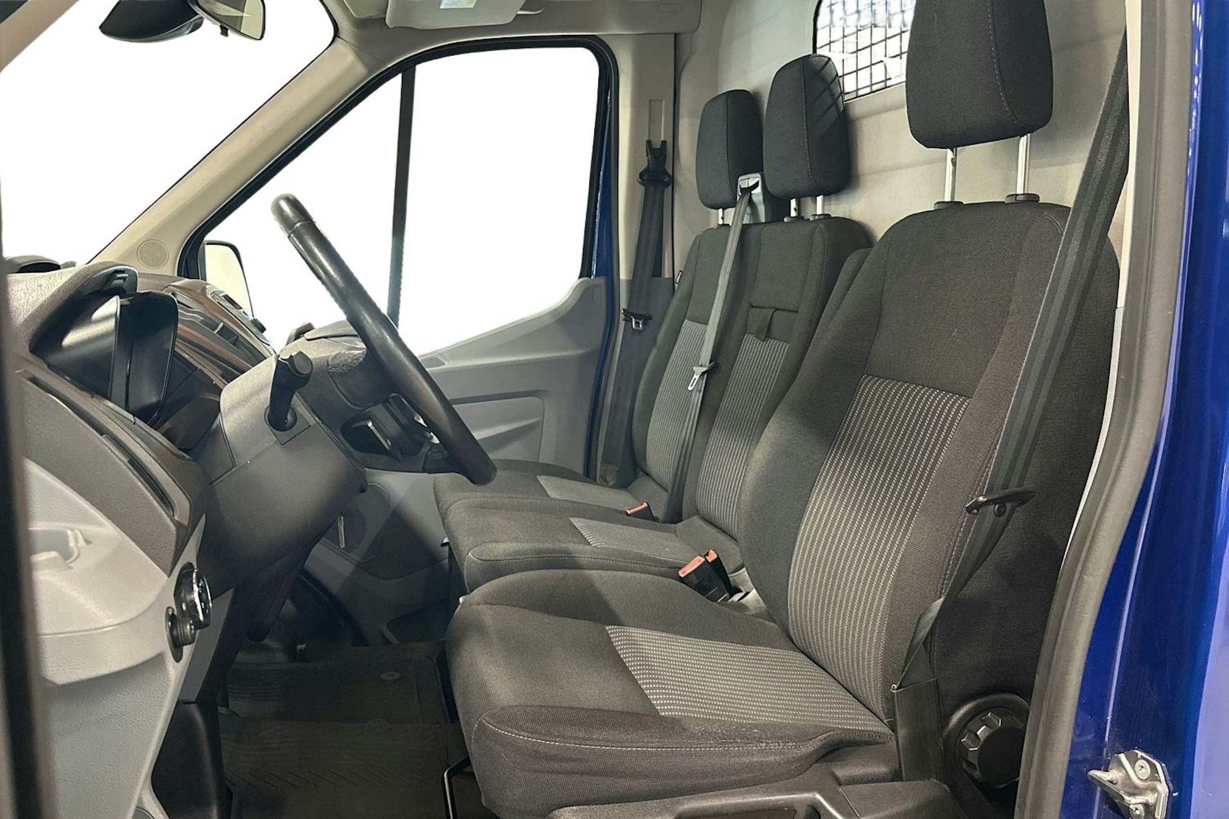 sininen Ford Transit 2017 kuva 10.